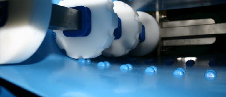 당사의 벨트는 고객님의 모든 요구 사항을 충족시키기 위해 제품에 따라 다양한 개방 표면 비율을 제공합니다. 예를 들어 당사의 UltraScreen 벨트는 탈수, 건조, 냉각, 체질 및 필터링에 사용하기 위해 다양한 메시 크기로 제조됩니다.